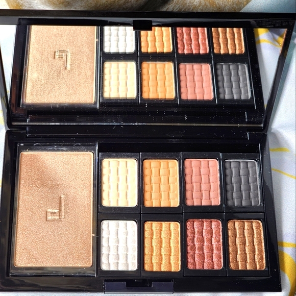 Doucce Freematic Smokey Eyeshadow Pro 9 Shade Palette NEW - Picture 9 of 10